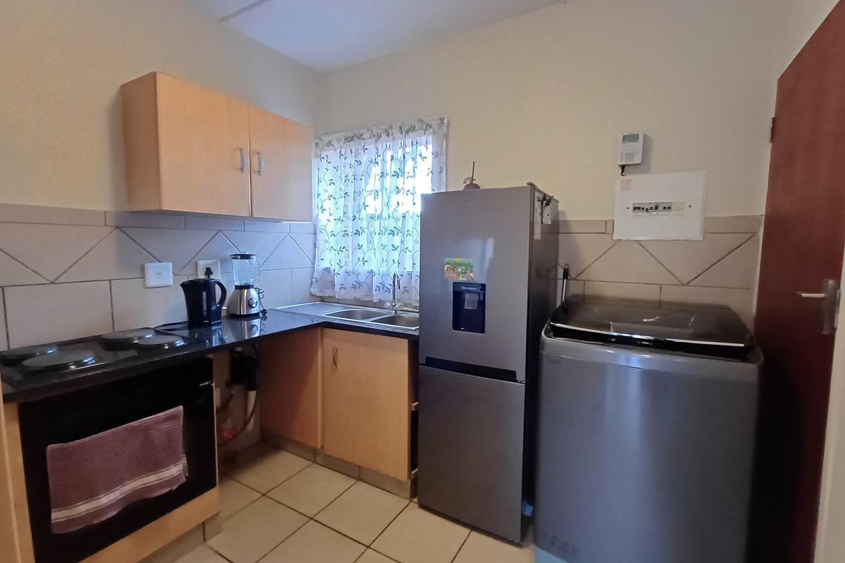 A charming ground floor unit - Photo 4