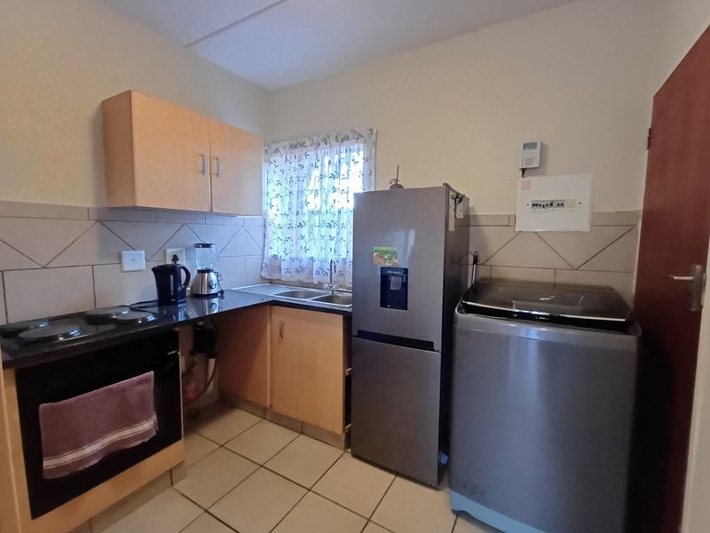 A charming ground floor unit - Photo 4