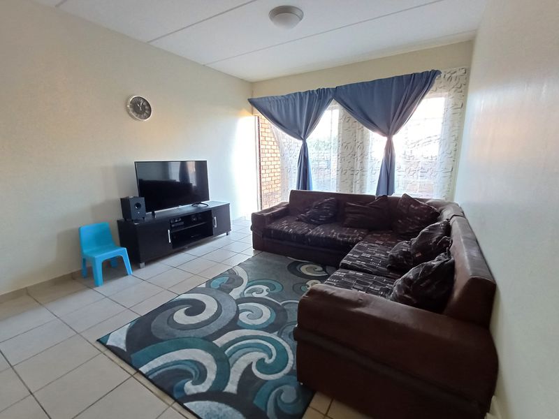 A charming ground floor unit - Photo 6