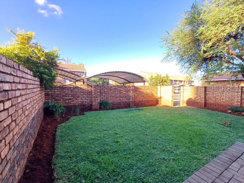 A charming ground floor unit - Photo 2