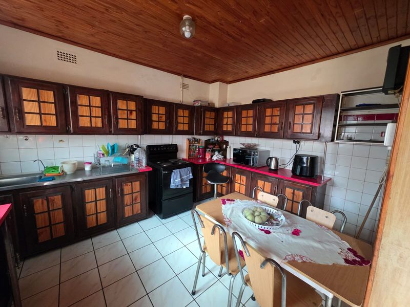 Beautiful Family Home for Sale – Vanderbijlpark CW5 - Photo 4