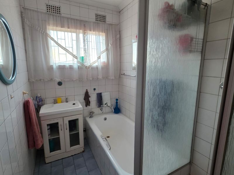 Beautiful Family Home for Sale – Vanderbijlpark CW5 - Photo 6
