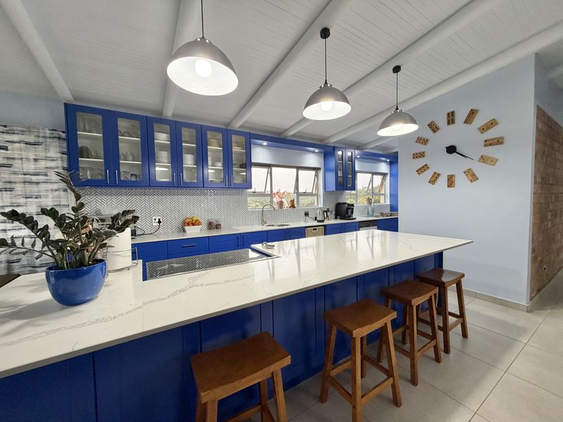 Spacious Family Home near The Kloof - Photo 3