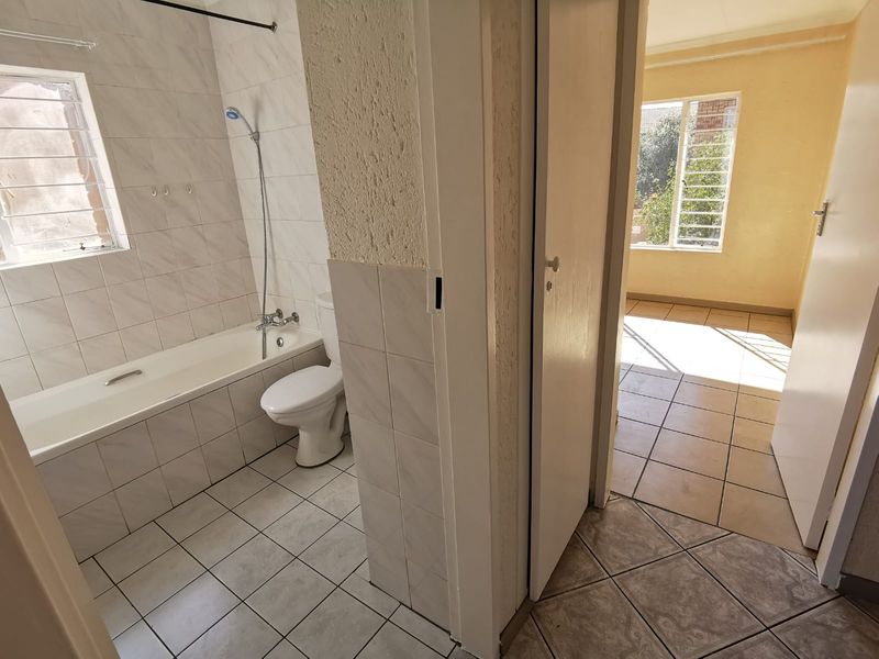 Stylish 2-Bedroom Apartment in Sought-After Kenleaf - Photo 7