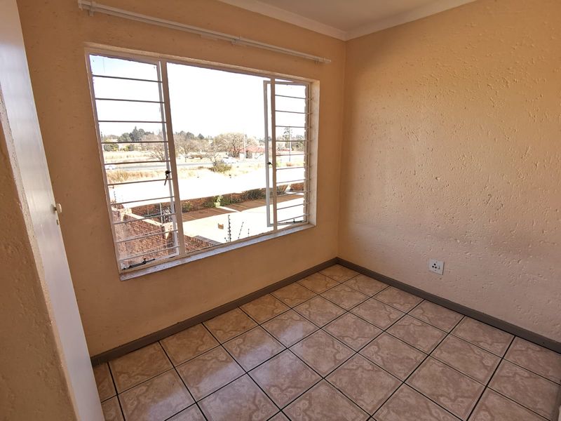 Stylish 2-Bedroom Apartment in Sought-After Kenleaf - Photo 5