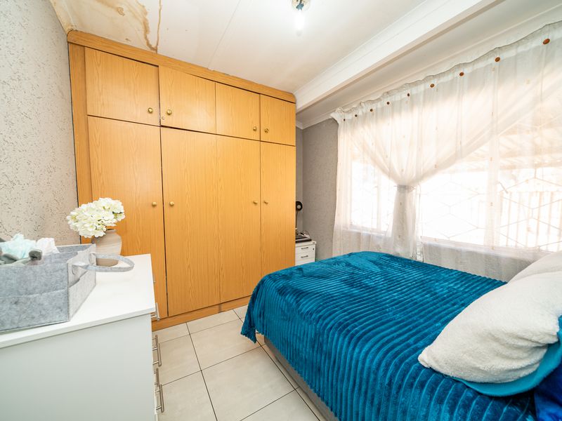 Endless Potential 3 bedroom family home with a Spacious Flatlet – A Must-See Family Home! - Photo 10