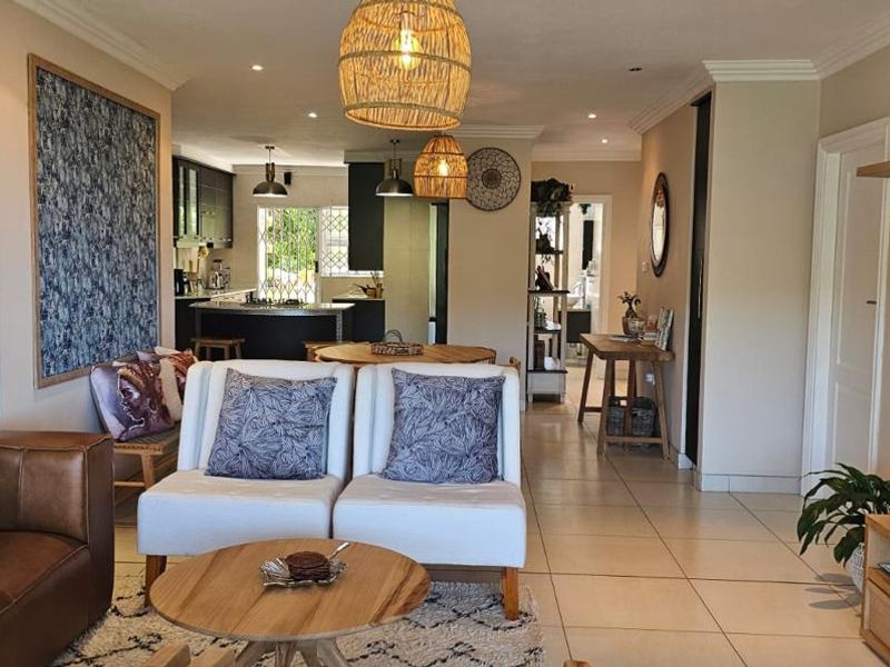 CHARMING 3-BEDROOM APARTMENT WITH STUNNING VIEWS - Photo 10