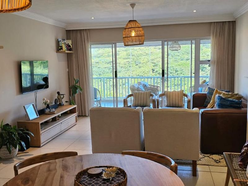 CHARMING 3-BEDROOM APARTMENT WITH STUNNING VIEWS - Photo 9