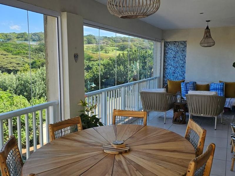 CHARMING 3-BEDROOM APARTMENT WITH STUNNING VIEWS - Photo 4