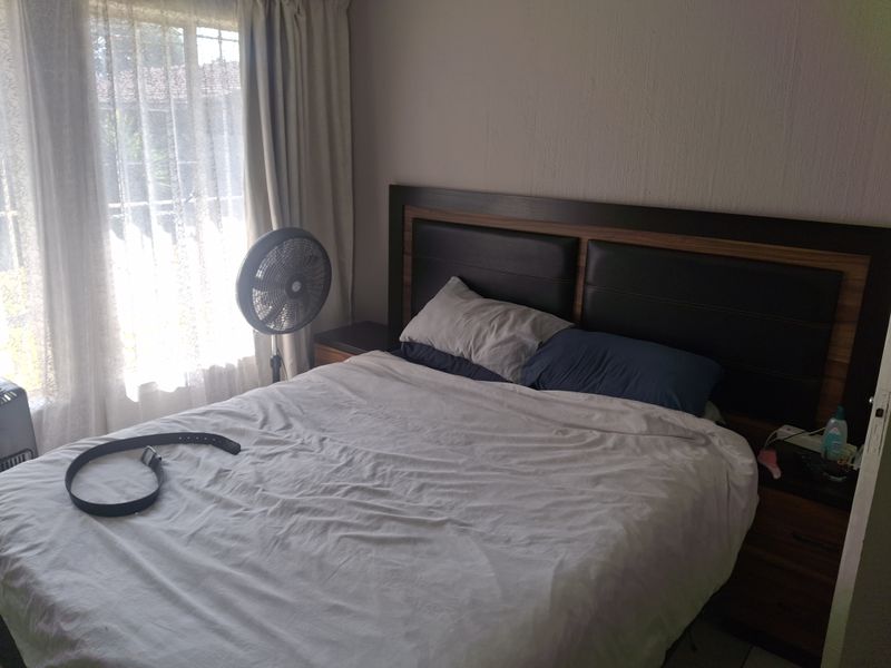 2 Bedroom House for Sale in Huntingdon - Photo 6