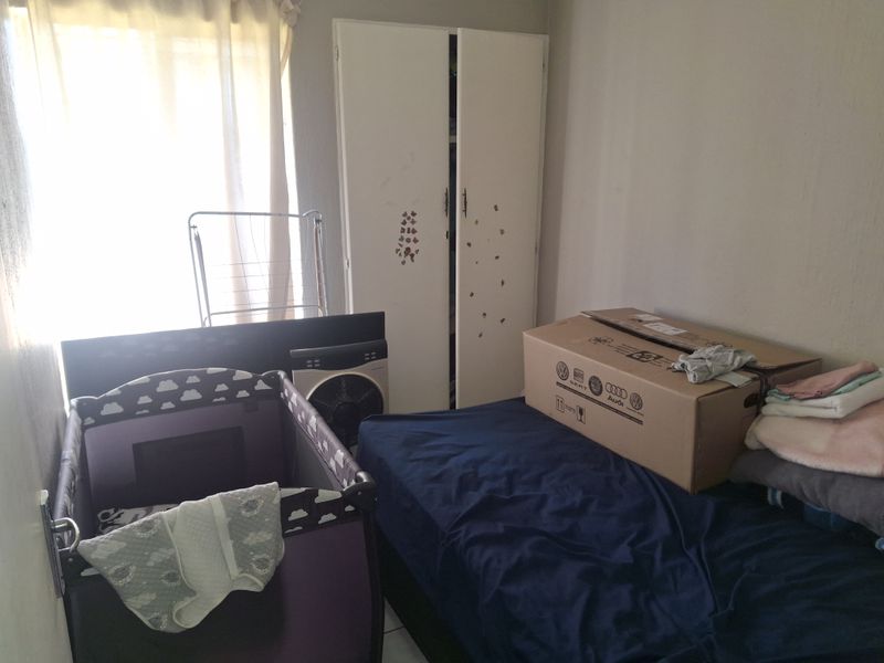 2 Bedroom House for Sale in Huntingdon - Photo 4
