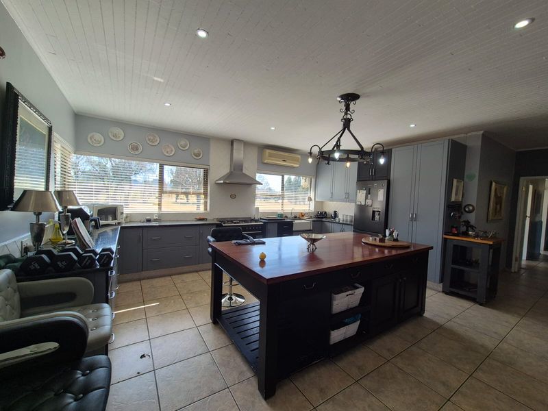 ! 2.1HA SMALLHOLDING + FLATLET + 22 STABLES | BUSINESS READY | ! - Photo 7