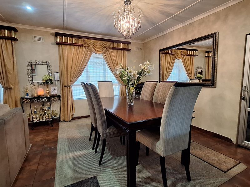 Perfectly positioned, modern 3 bedroom Close to Hospitals and Shopping Centres - Photo 8