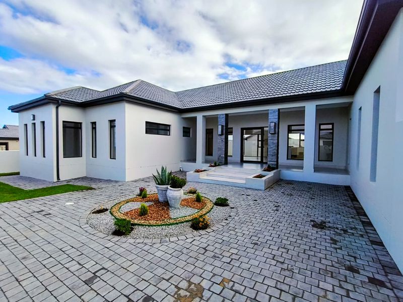 Exclusive Newly Built Modern Home with Premium Finishes - Photo 2