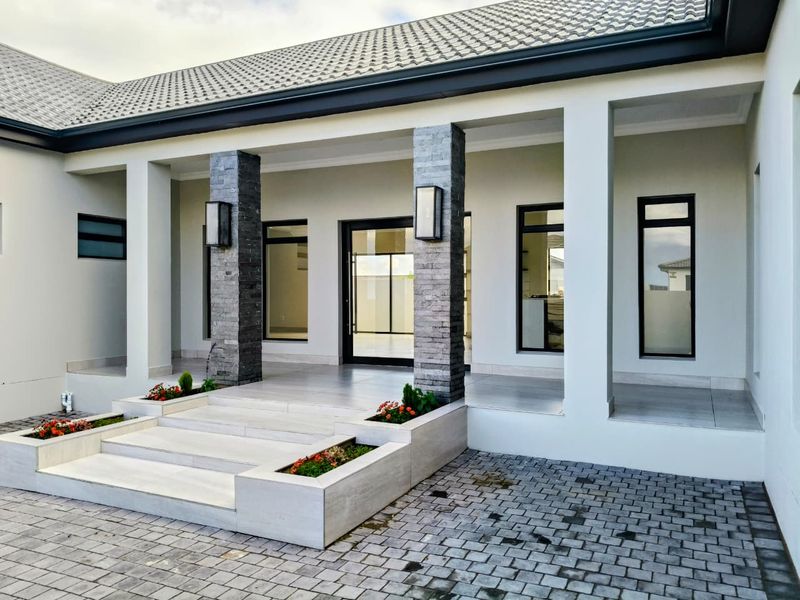 Exclusive Newly Built Modern Home with Premium Finishes - Photo 4