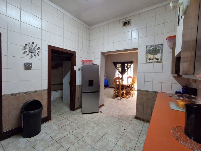 5 Bedroom House for Sale in Brakpan - Photo 10