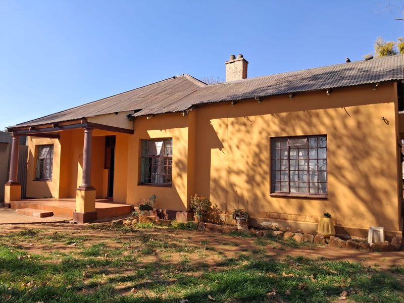 5 Bedroom House for Sale in Brakpan - Photo 2