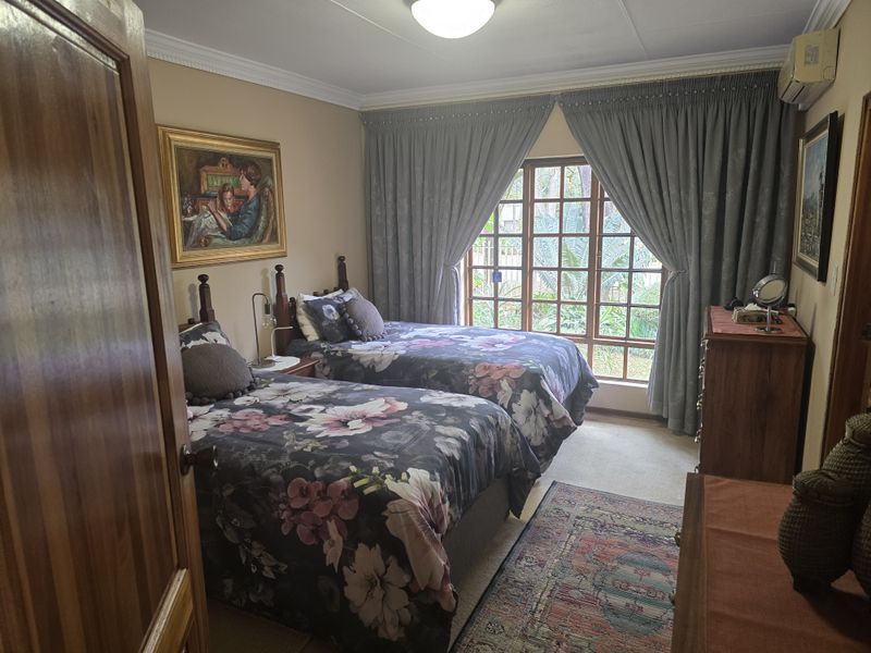 Viewing this home with flatlet...  may result in spontaneous house-hunting success... - Photo 7