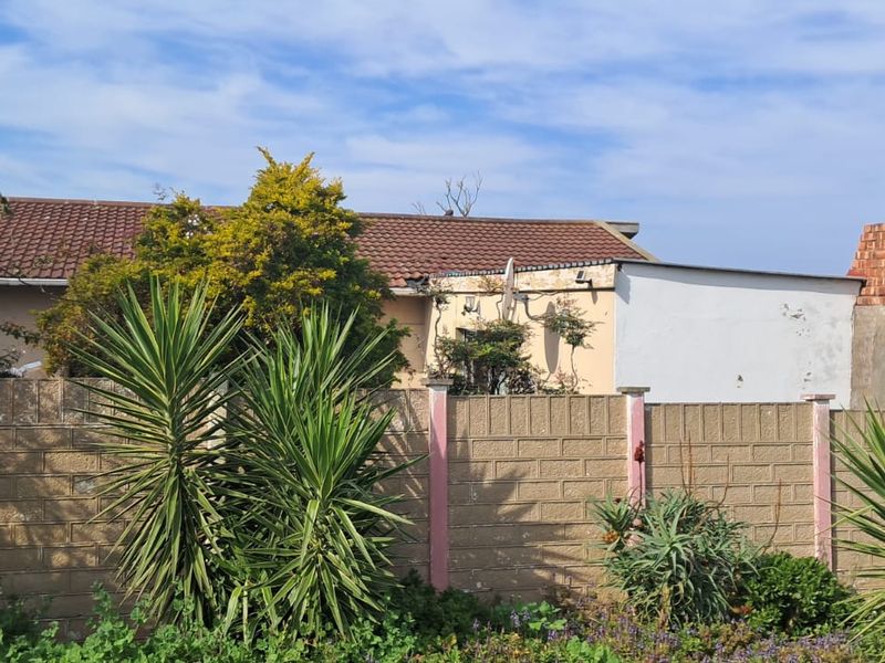 Unlock the Potential of This Spacious Family Home with Income-Generating Flat! - Photo 5