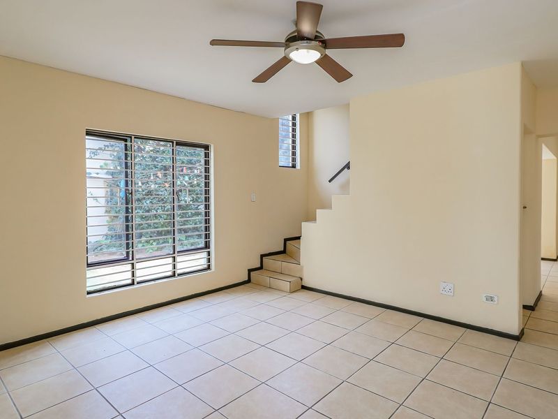 Move-In Ready Family Cluster in Secure Sharonlea Complex - Photo 3