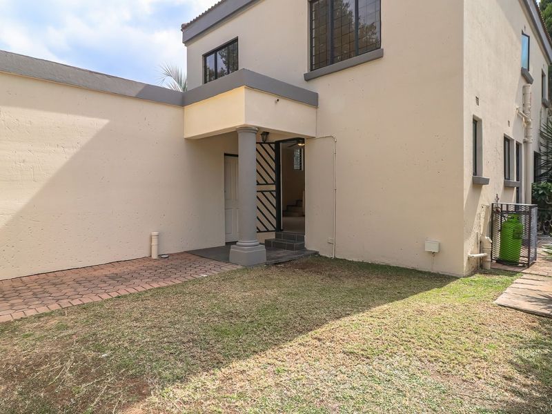 Move-In Ready Family Cluster in Secure Sharonlea Complex - Photo 2