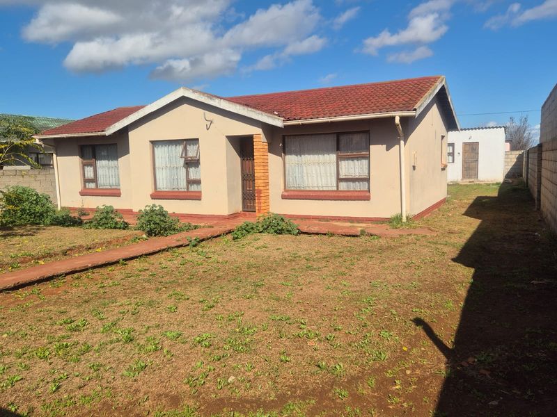 Start Your Family's Next Chapter – Spacious 3-Bedroom Home with Flatlet in Motherwell NU5, Gqeberha - Photo 2