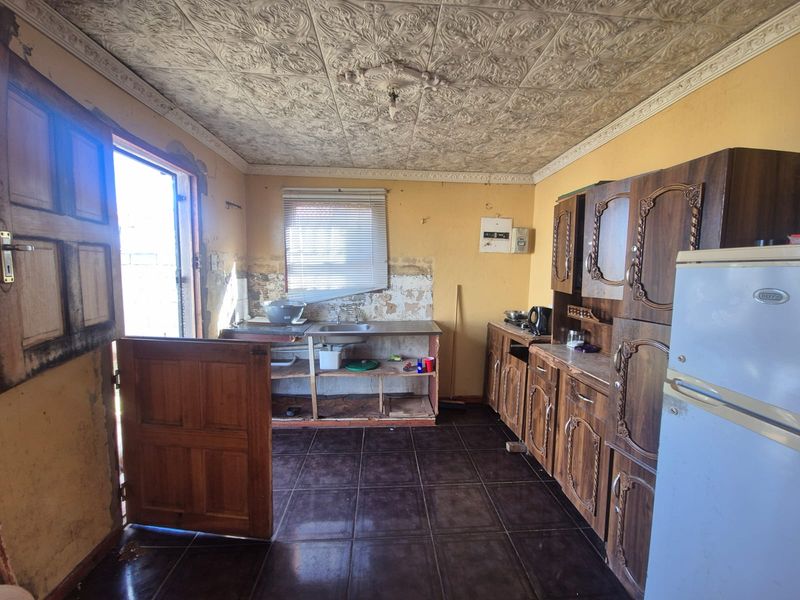 Start Your Family's Next Chapter – Spacious 3-Bedroom Home with Flatlet in Motherwell NU5, Gqeberha - Photo 5