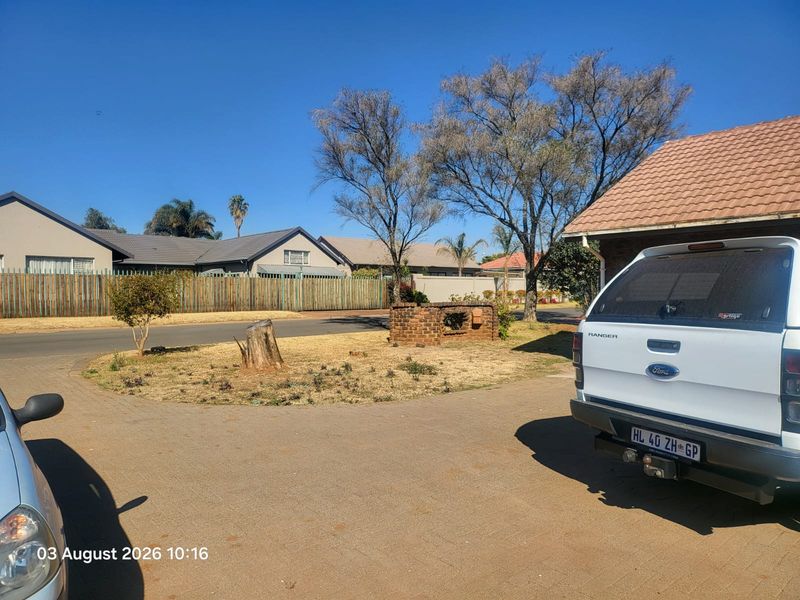 Prime Location, family home. - Photo 6