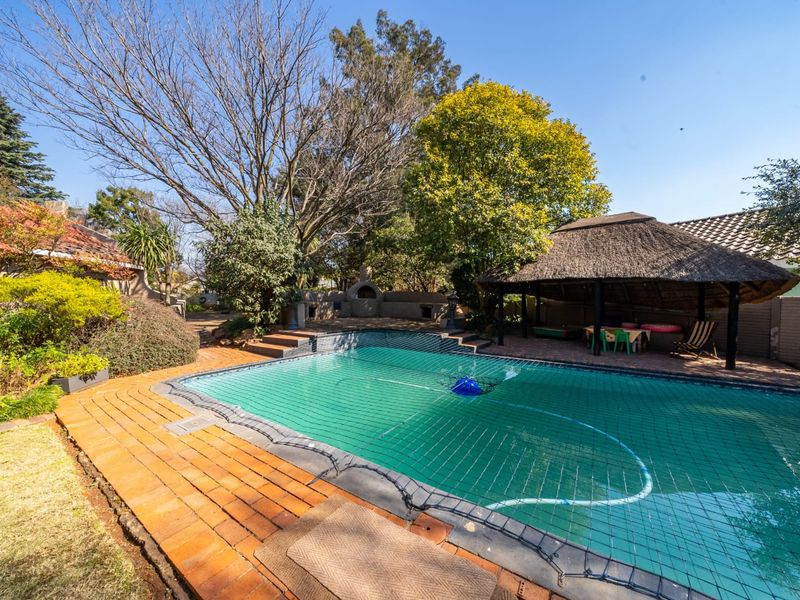 Stunning,Spacious 5-Bedroom Family Home in a Secure Estate,Larrendale, Brakpan - Photo 3