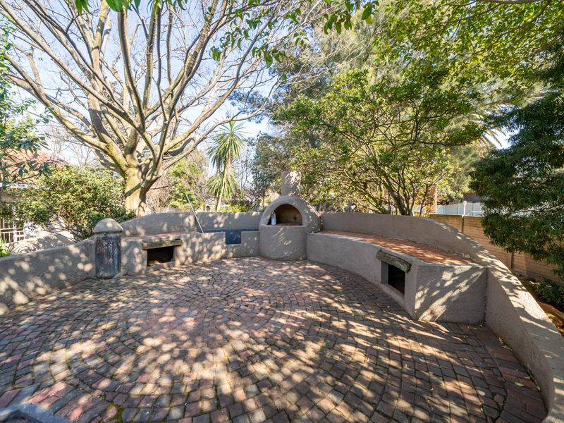 Stunning,Spacious 5-Bedroom Family Home in a Secure Estate,Larrendale, Brakpan - Photo 9