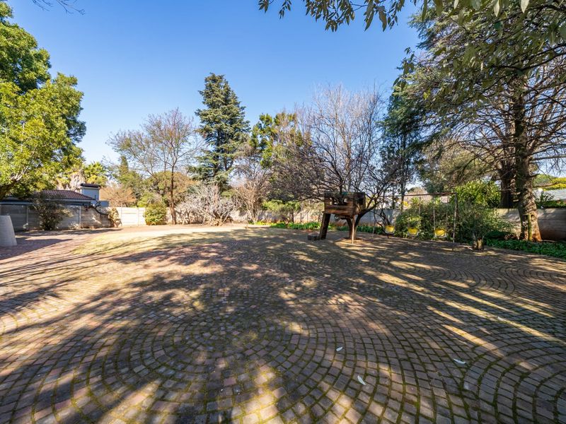 Stunning,Spacious 5-Bedroom Family Home in a Secure Estate,Larrendale, Brakpan - Photo 6