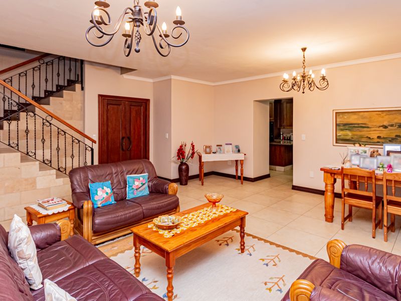 Equestrian Mansion - Photo 6