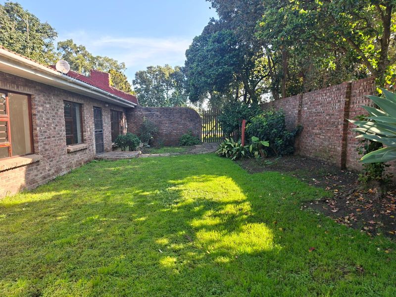 Spacious family home in Boskloof, Humansdorp! - Photo 3