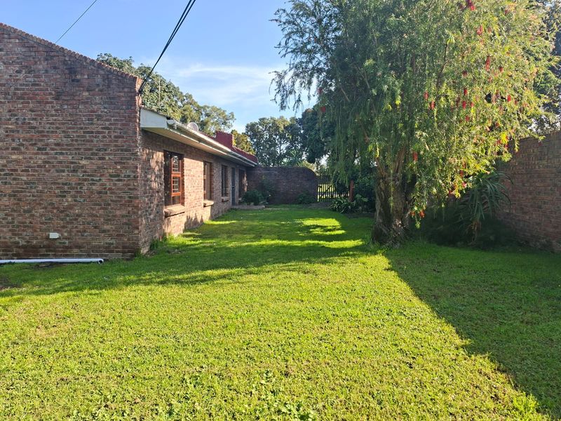 Spacious family home in Boskloof, Humansdorp! - Photo 4