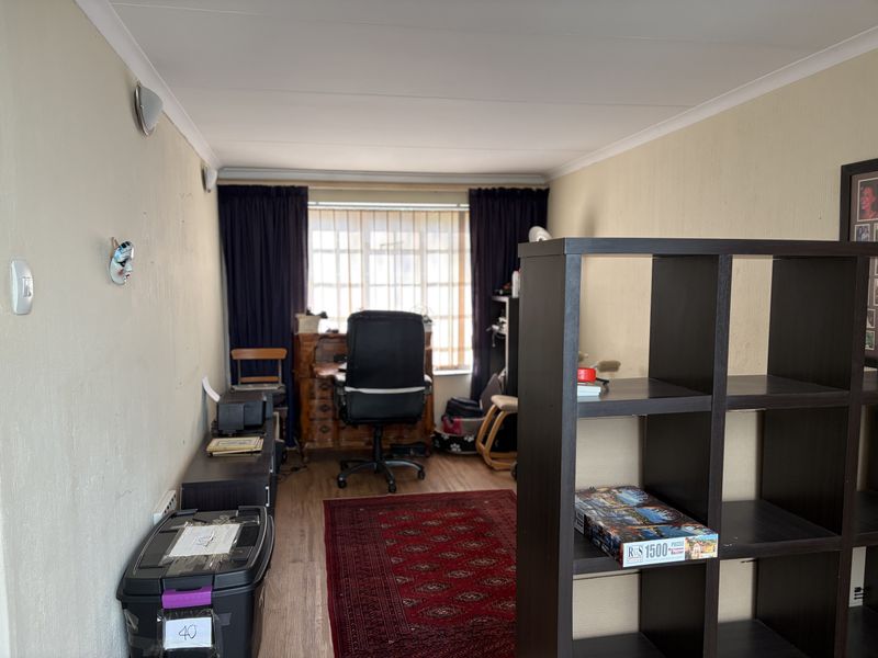 OVER-50S LIFESTYLE ESTATE – COMFORTABLE AND SPACIOUS CORNER - Photo 5