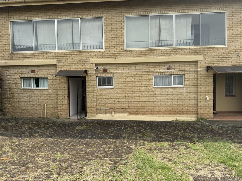 3 bedroom house with flatlet - Photo 9