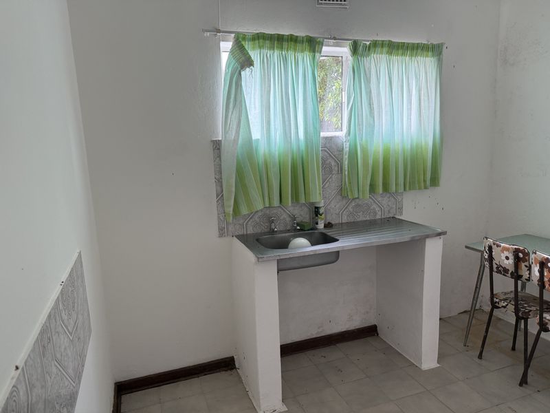 3 bedroom house with flatlet - Photo 8