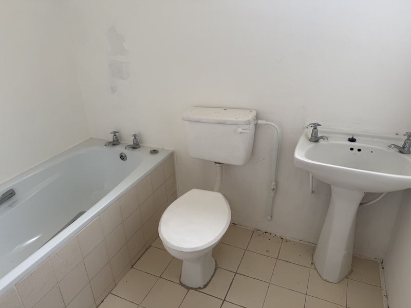 3 bedroom house with flatlet - Photo 4