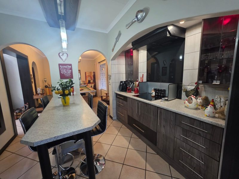 A TRUE GEM Tucked Away in a Peaceful Cul-de-Sac! - Photo 2