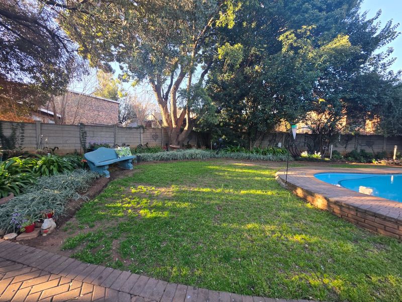 A TRUE GEM Tucked Away in a Peaceful Cul-de-Sac! - Photo 8