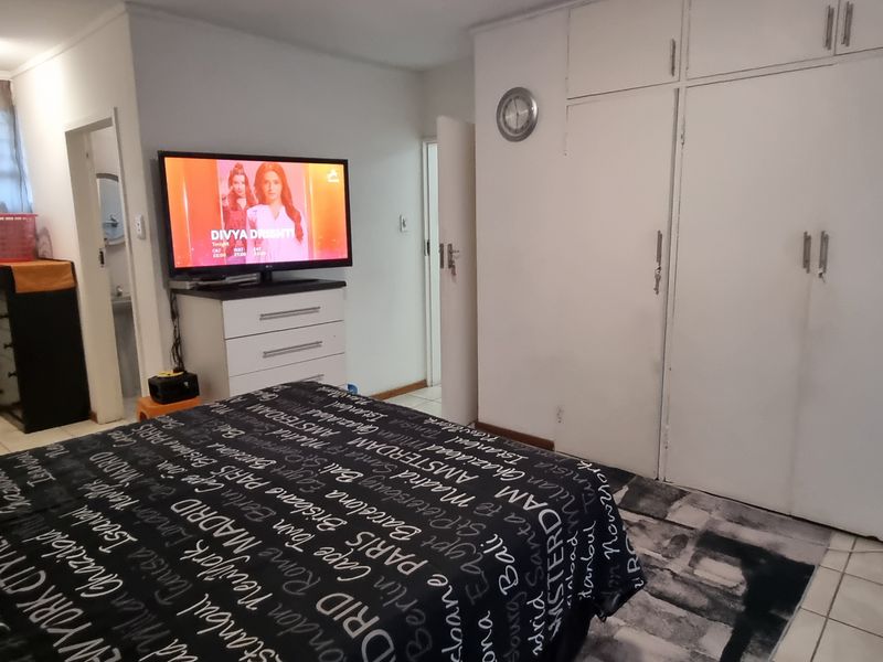 Perfectly Priced Townhouse With Zero Hassle - Photo 10