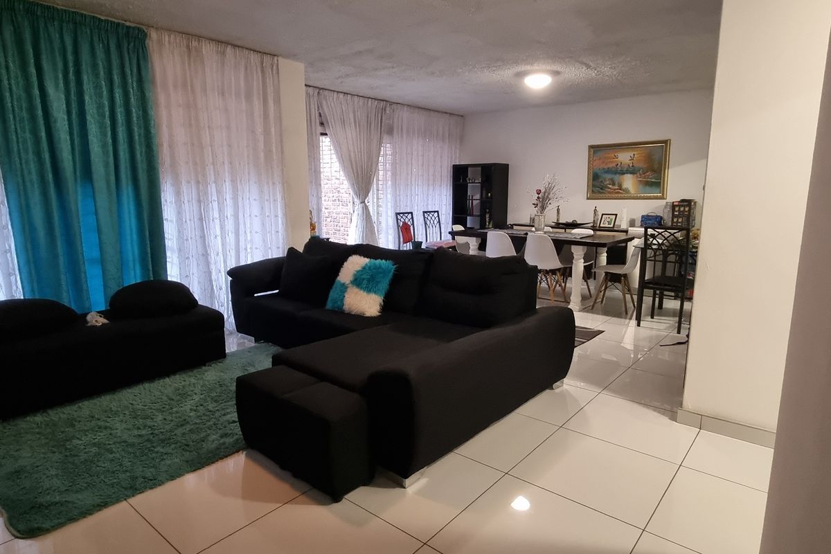 Perfectly Priced Townhouse With Zero Hassle - Photo 2