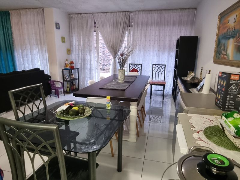 Perfectly Priced Townhouse With Zero Hassle - Photo 4