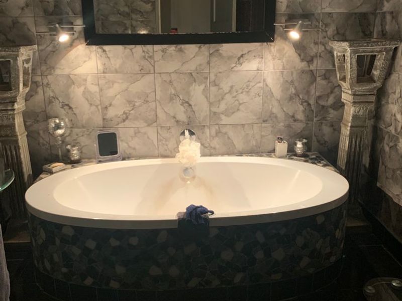 CW1 GEM – AFFORDABLE FAMILY HOME WITH A SPLASH OF FUN - Photo 3