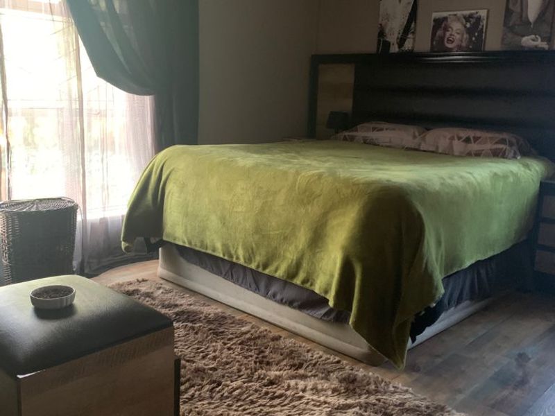 CW1 GEM – AFFORDABLE FAMILY HOME WITH A SPLASH OF FUN - Photo 2