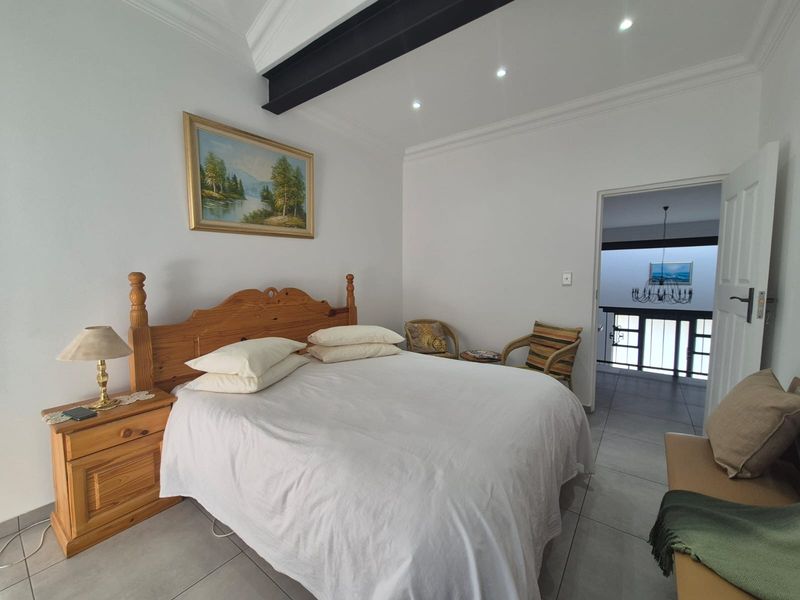 MASSIVE RIVERFRONT GEM IN SECURED GOLF ESTATE - OFF-THE-GRID - Photo 9