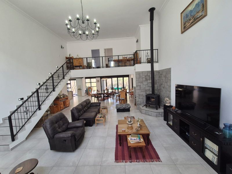 MASSIVE RIVERFRONT GEM IN SECURED GOLF ESTATE - OFF-THE-GRID - Photo 2