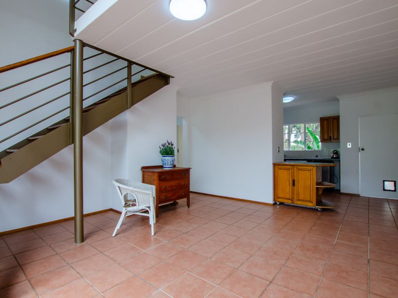 EXCLUSIVE MANDATE!  SUNSHINE, SPACE AND A LOFT TO LOVE! - Photo 9
