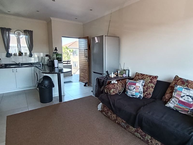 FOR SALE - 2 Bedroom Apartment in Sheffield Beach! - Photo 7