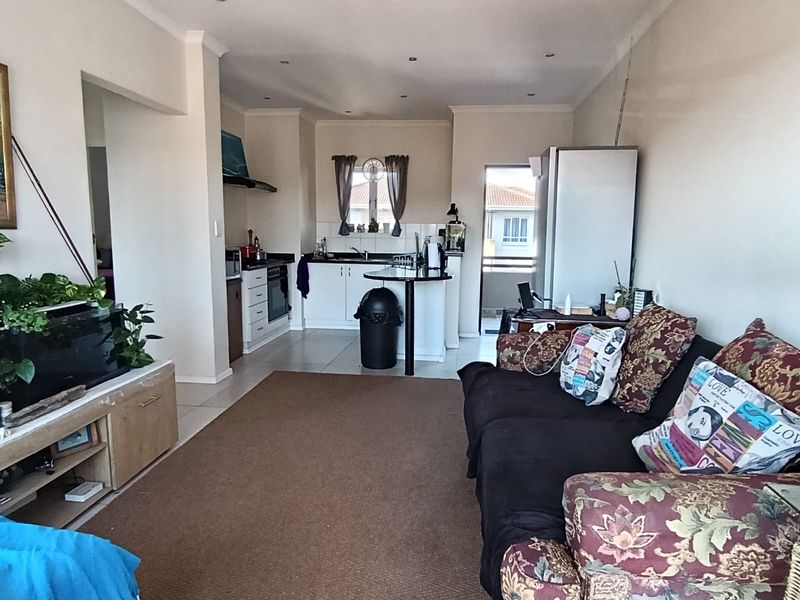 FOR SALE - 2 Bedroom Apartment in Sheffield Beach! - Photo 8